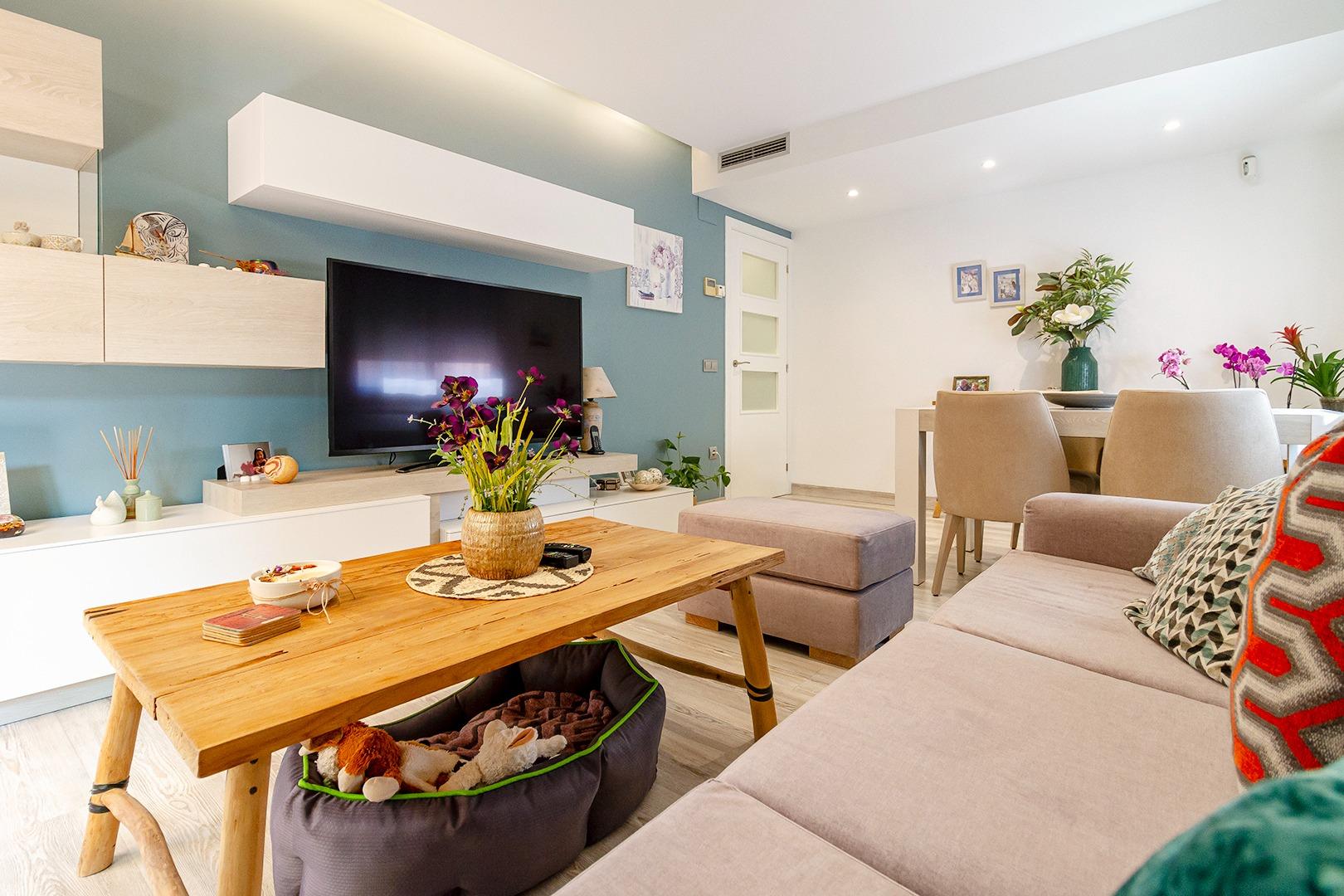 Exclusivo dúplex en planta baja con terraza privada, piscina y parking en Els Canyars. Descubre este magnífico dúplex en planta baja de 98 m² construidos y 70 m² útiles habitables, con una terraza privada de 30 m²...<br><br>